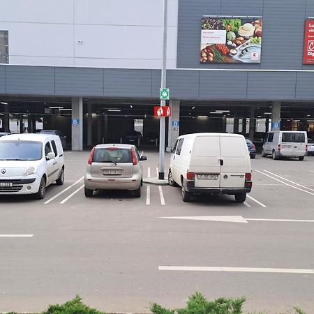 Airport 24&24 Car Parking Chisinau Exterior foto